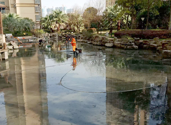 麦积景观池淤泥清理